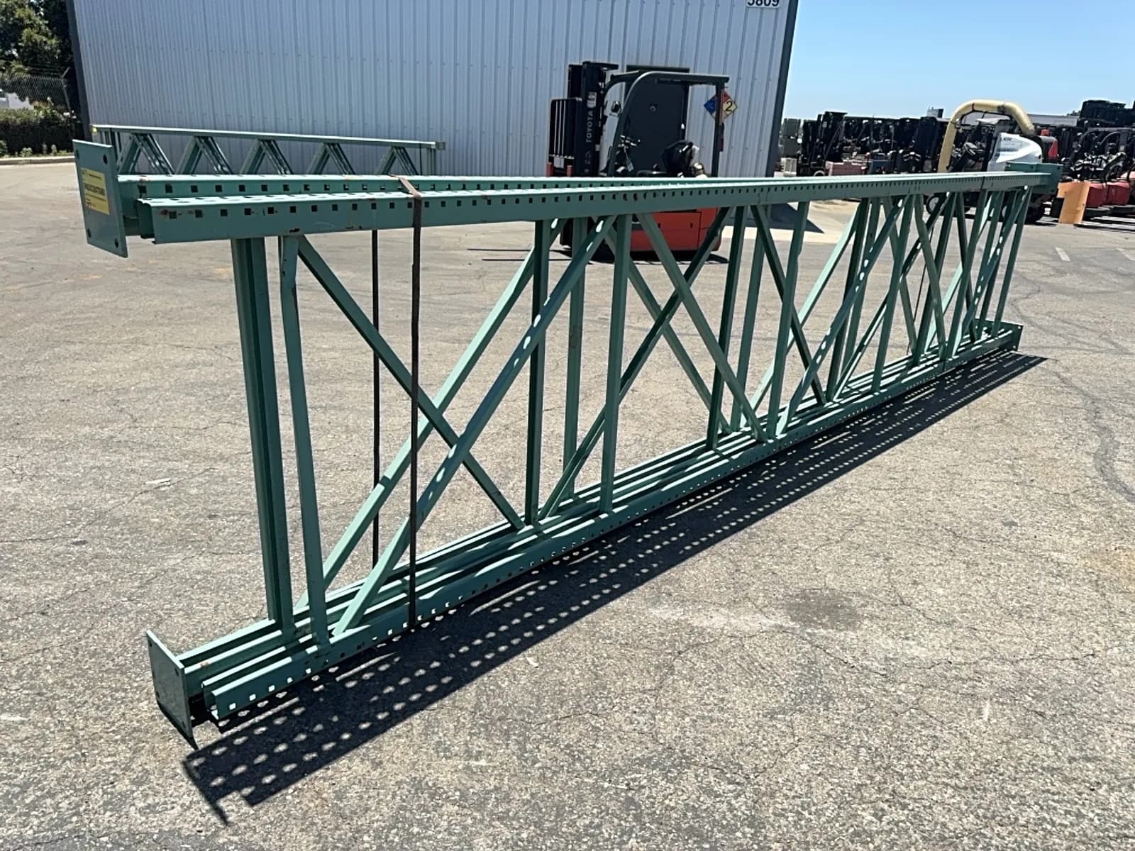 3-240x48-uprights-3x3-column-8x8-footplate-with-4-holes-teardrop-mqgx7lja