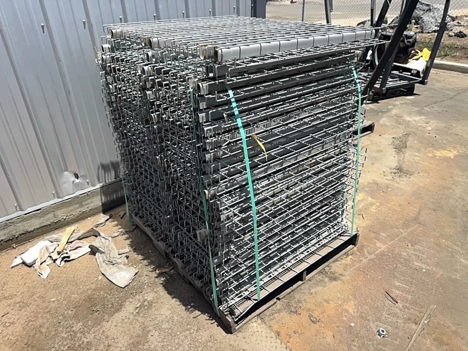 42-38-x-46-wire-mesh-decking-3-supports-mqjodco4