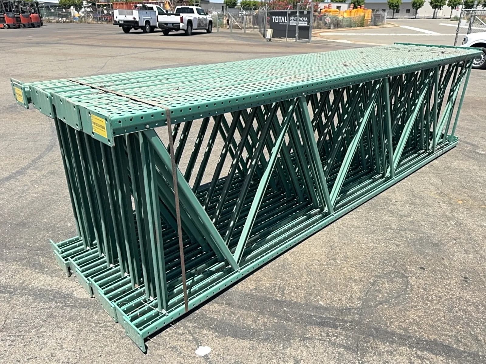 15-192x48-uprights-3x3-column-5x8-footplate-with-4-holes-teardrop-mqgxu3f9