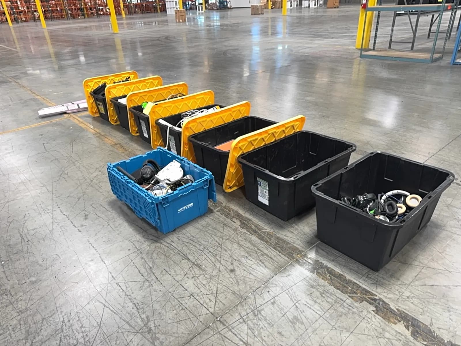 7-storage-boxes-and-contents-phones-power-extensions-mice-microphone-equipment-and-headphones-8a5717