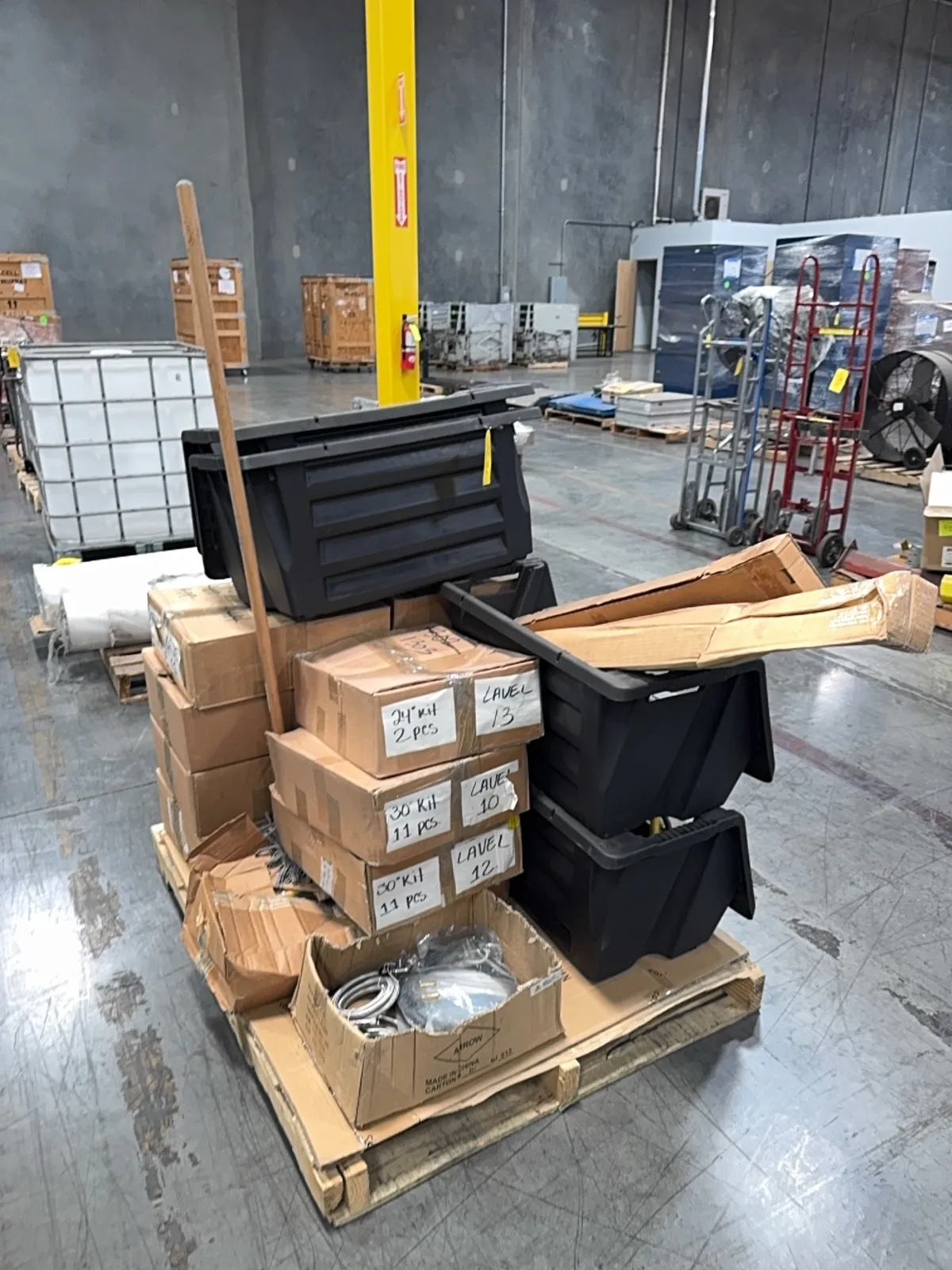 contents-of-pallet-storage-bins-hoses-gas-hoses-22afa0