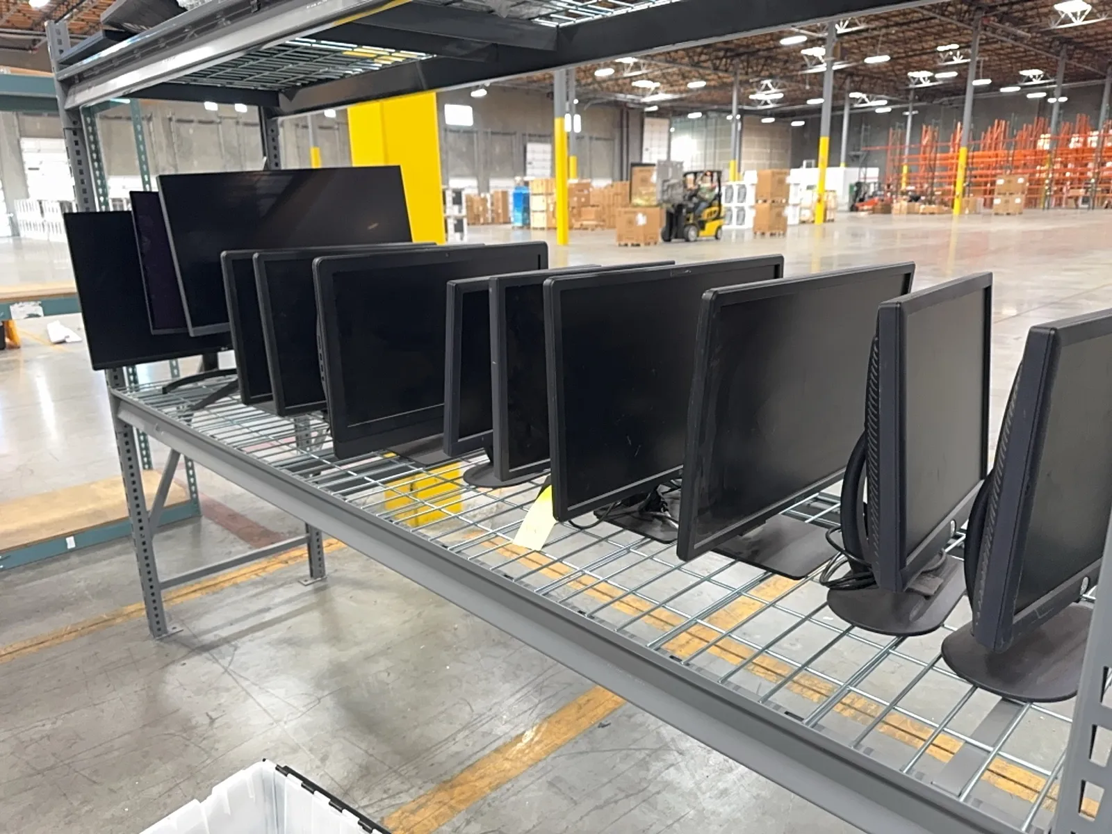 12-assorted-monitors-9677ba