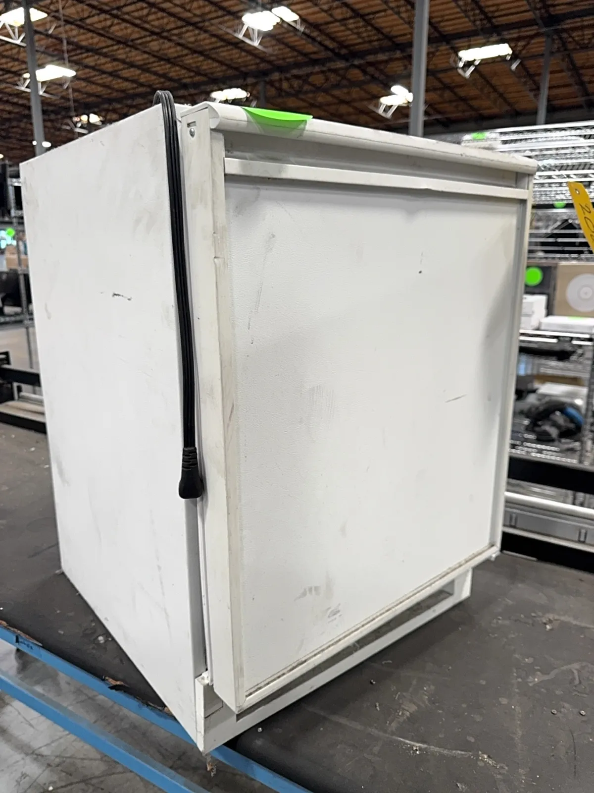 uline-mini-fridge-with-ice-maker-95b30c