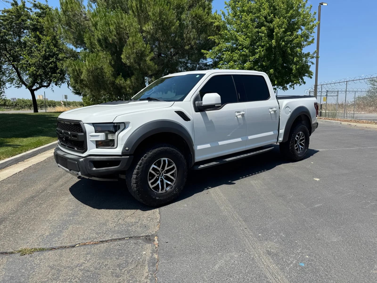 2018-ford-raptor-f150-801a-mql6aisk