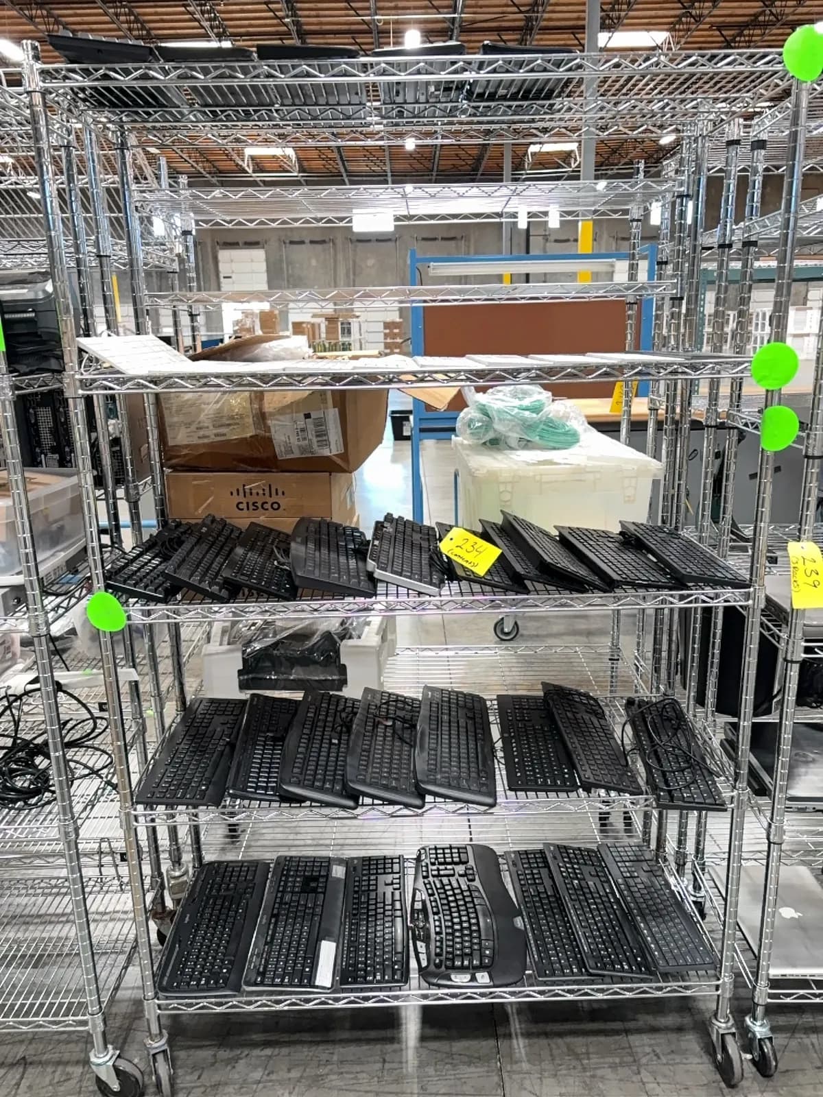 contents-of-rack-bulk-lot-of-assorted-keyboards-8a4471