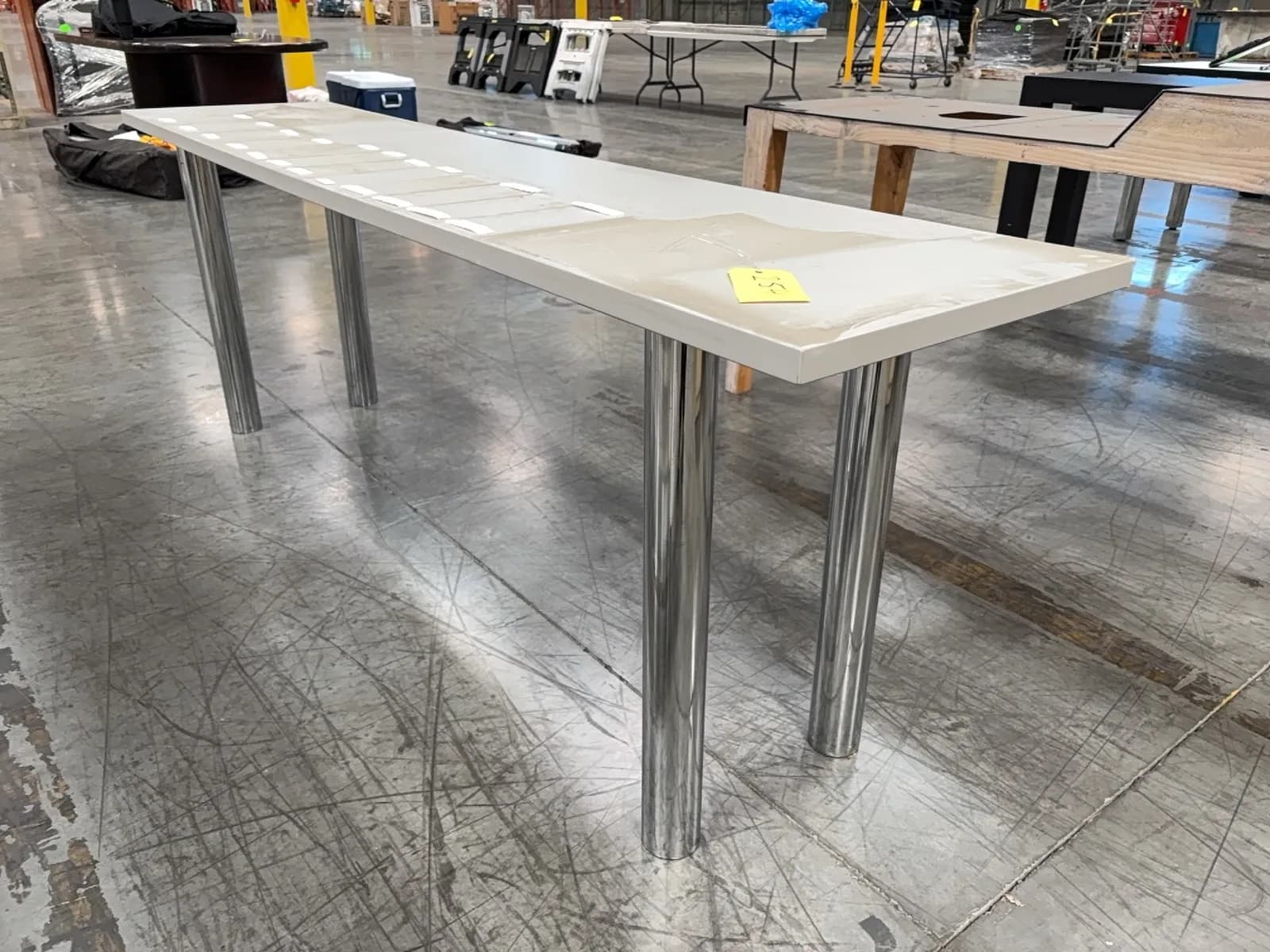 7-side-table-mqkbcf9o