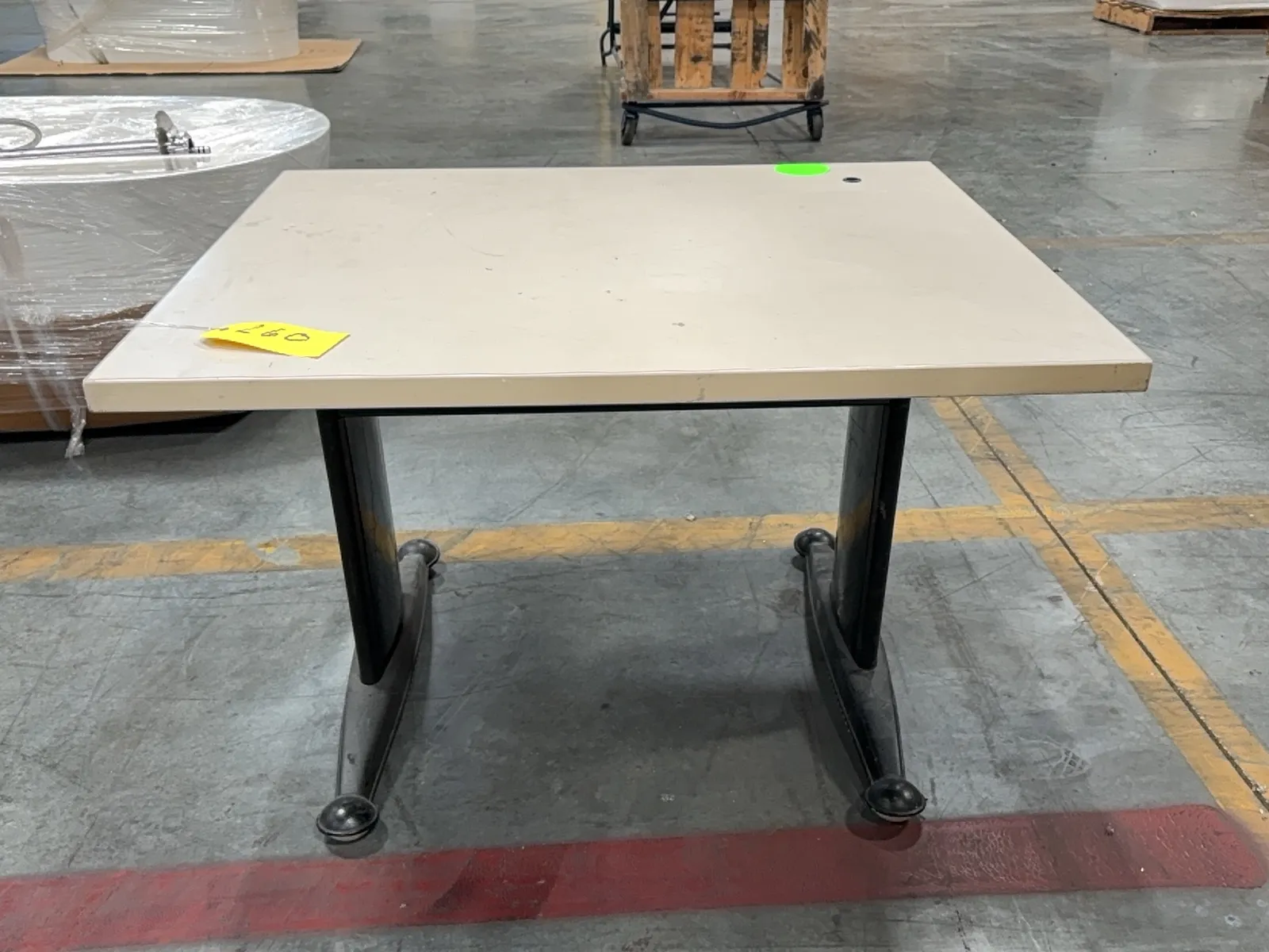 3-adjustable-rolling-table-mqkbmac7