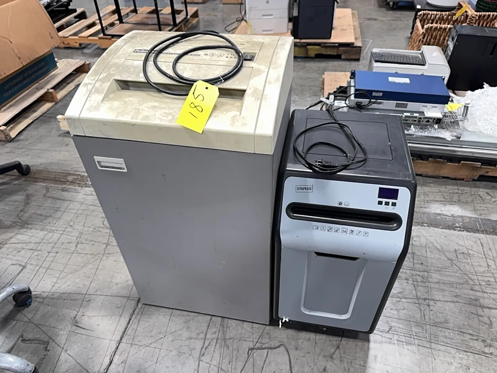 2-paper-shredders-90d376