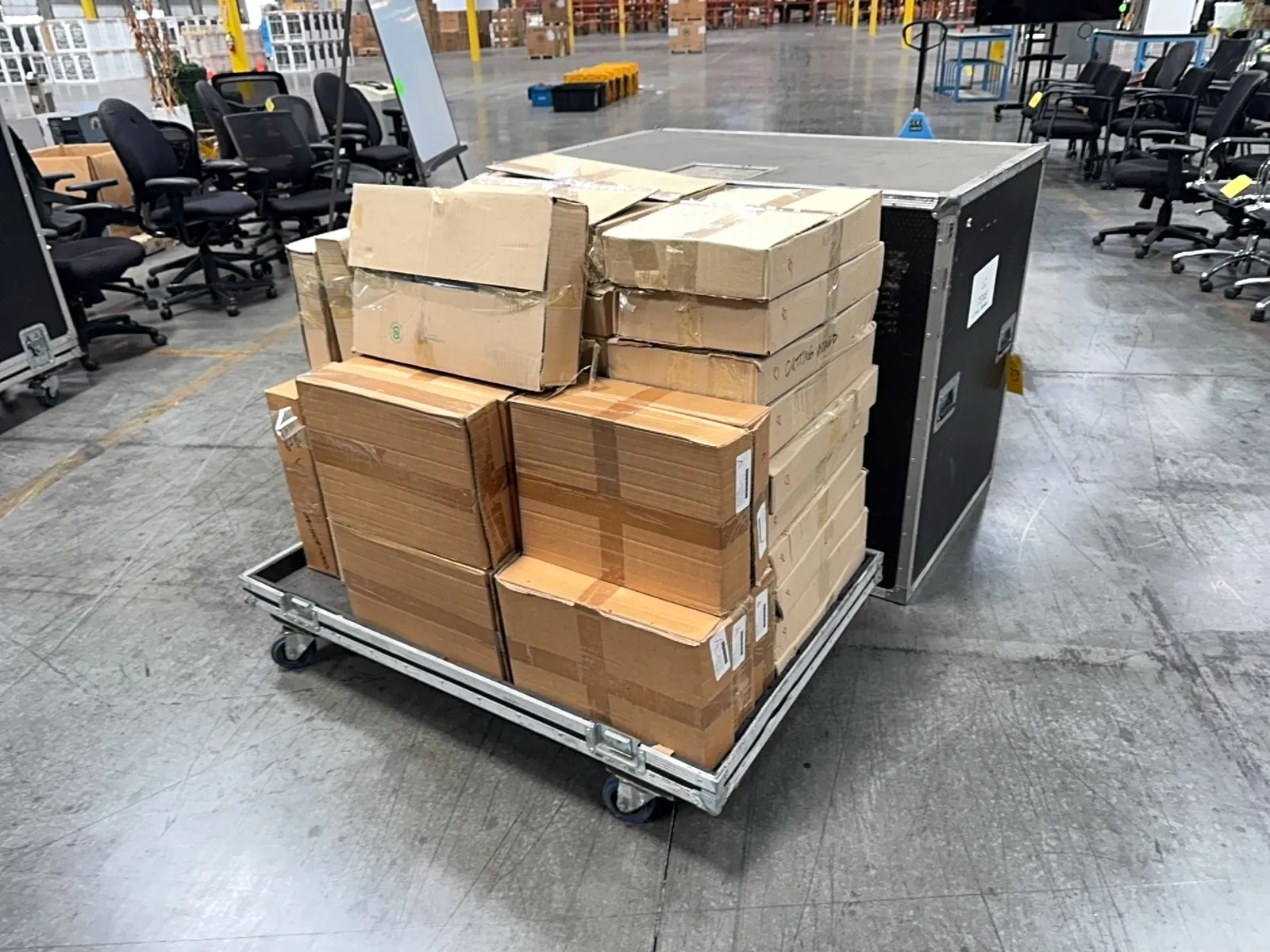 rolling-road-case-with-contents-cutting-boards-1024fd