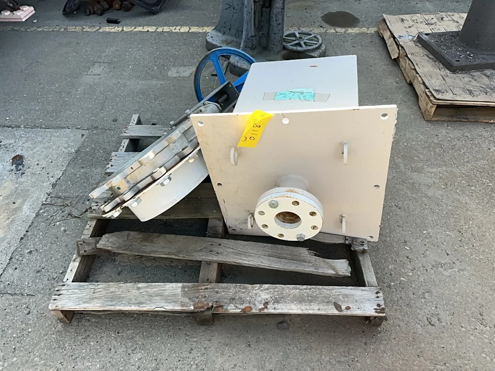 manual-knife-gate-valve-and-gear-reducer-4c8475