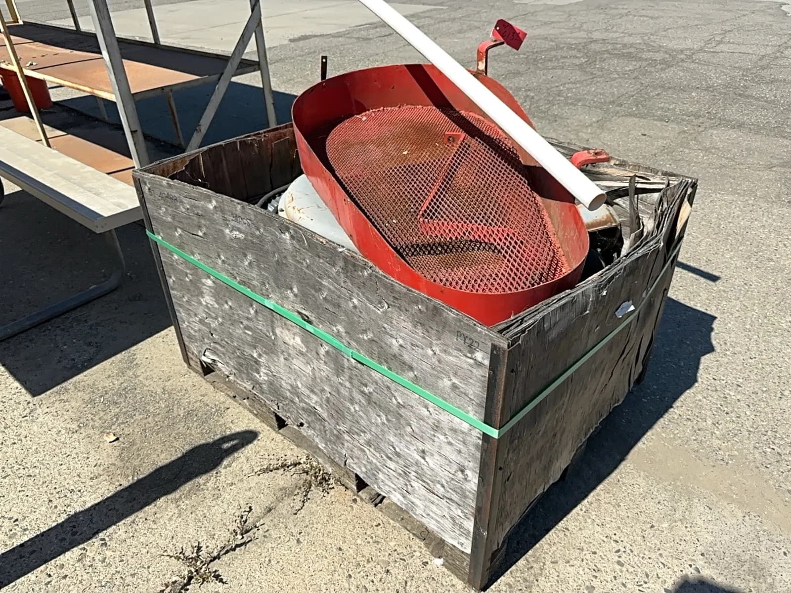 crate-of-assorted-blowers-hoses-and-more-95c47b