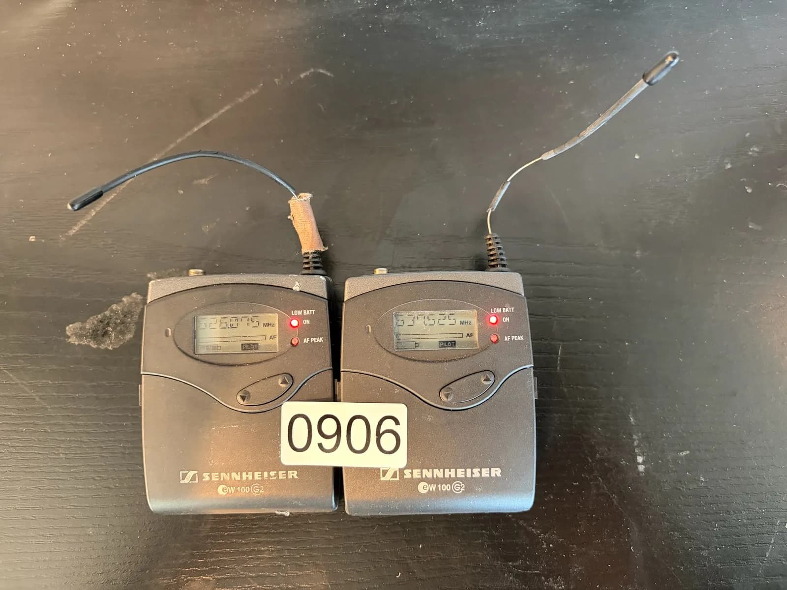 2-sennheiser-ew100-wireless-microphone-transmitters-mqlcgeph