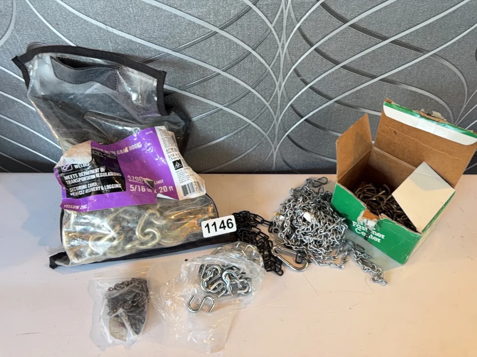 assortment-of-chain-and-s-hooks-98e4ce