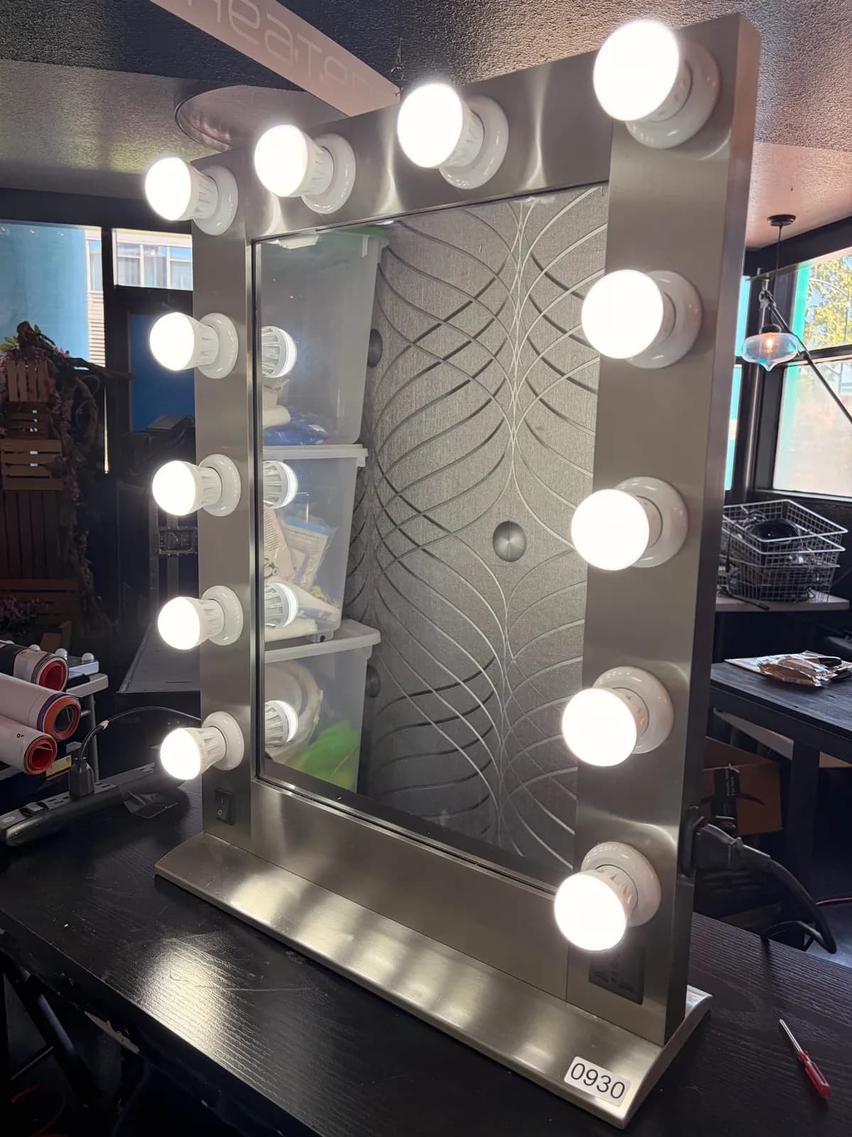 make-up-mirror-b2c547