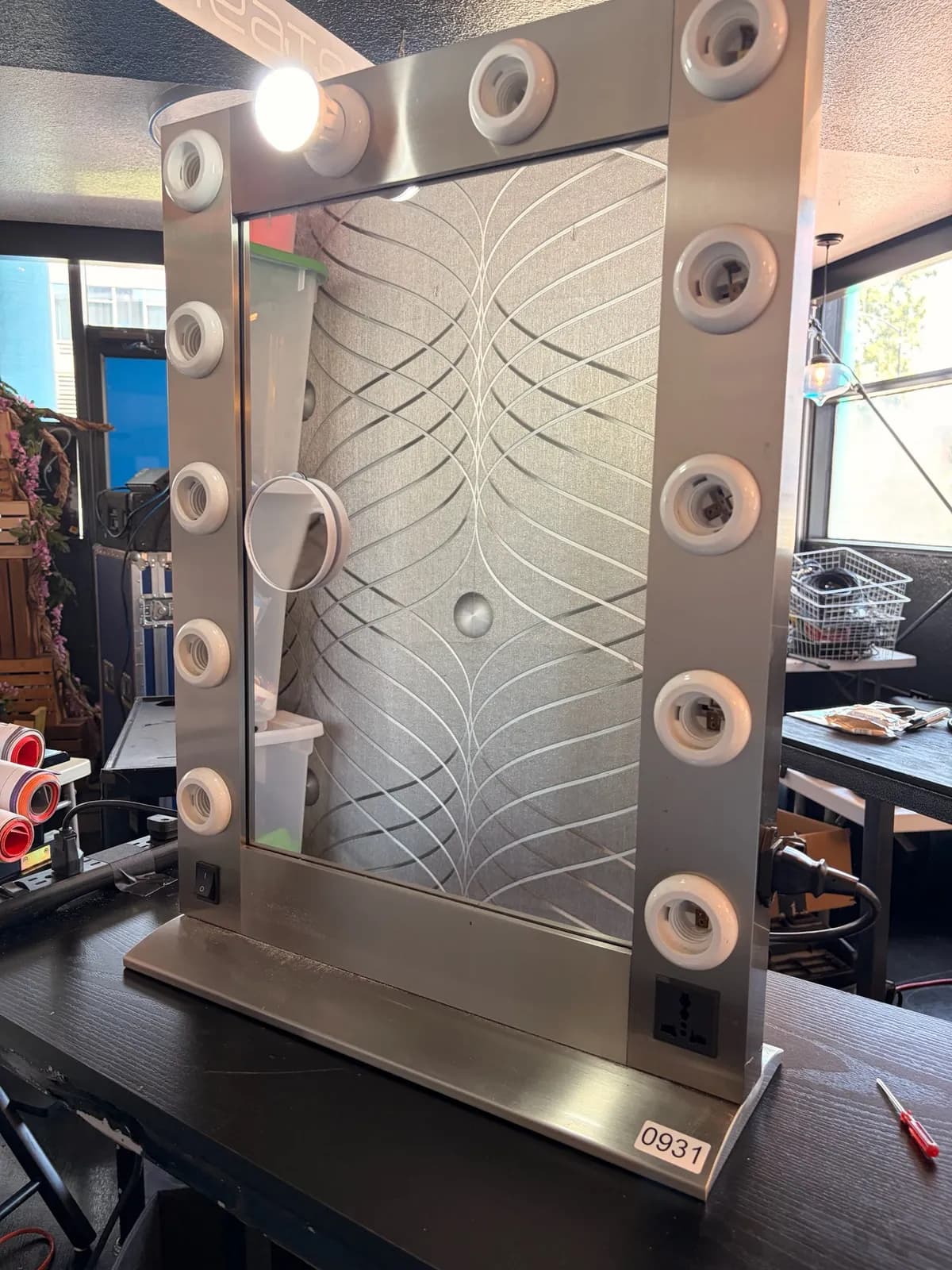 make-up-mirror-3d7d26