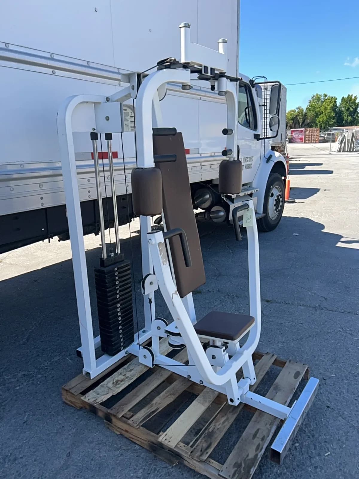 paramount-chest-press-vertical-butterfly-6b4efa