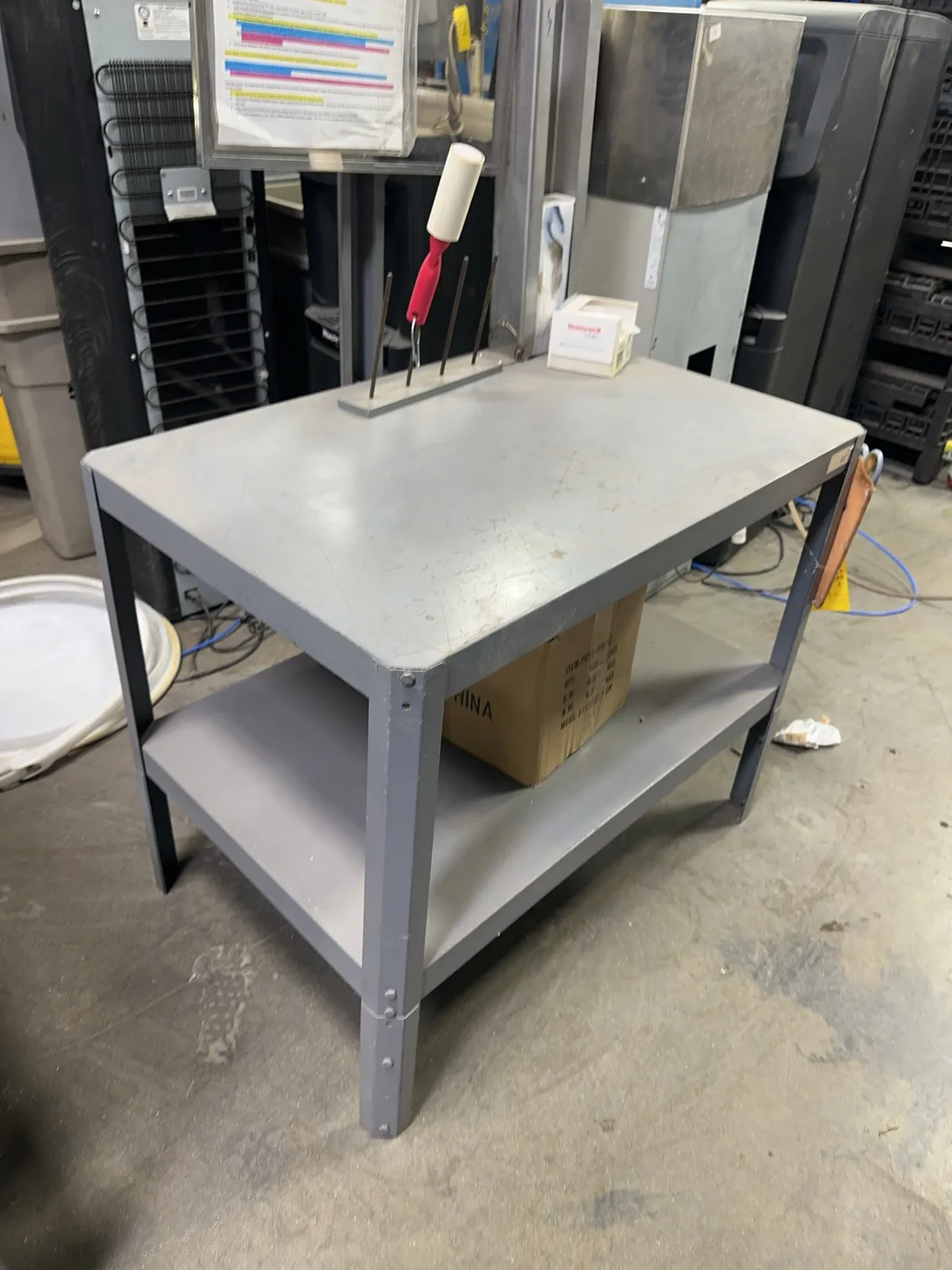 uline-metal-work-table-mrmj55zz