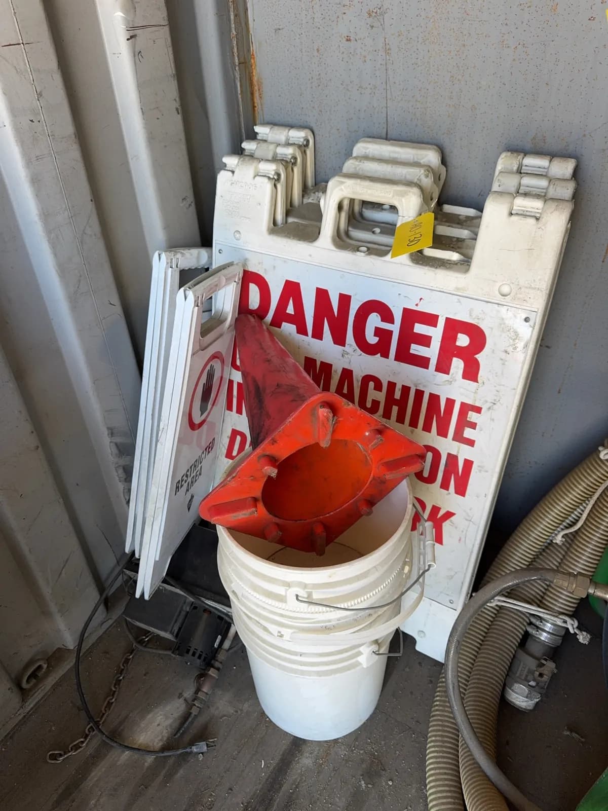 5-a-frame-signs-and-buckets-97356c