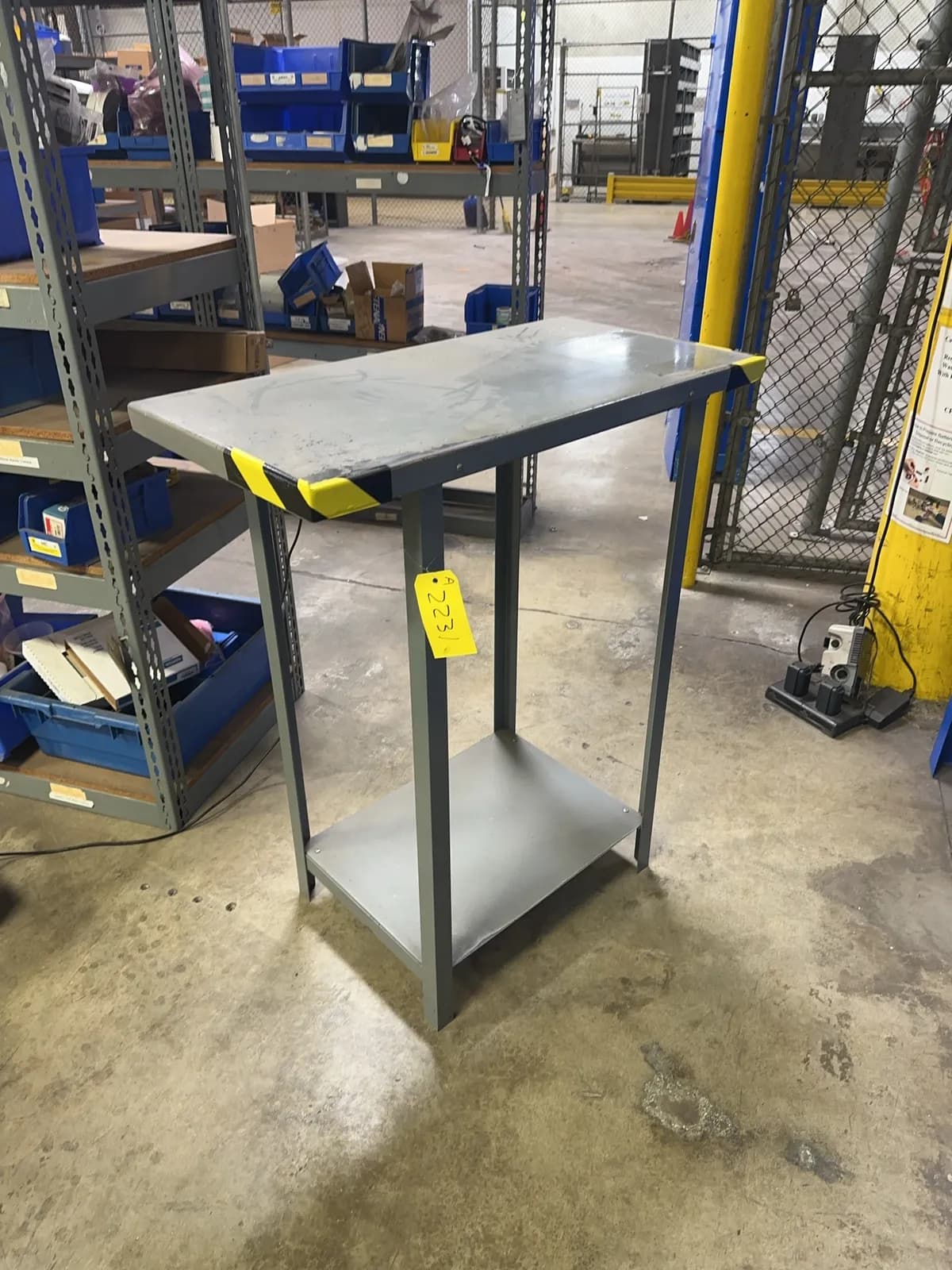 metal-work-station-mrjz8sqg