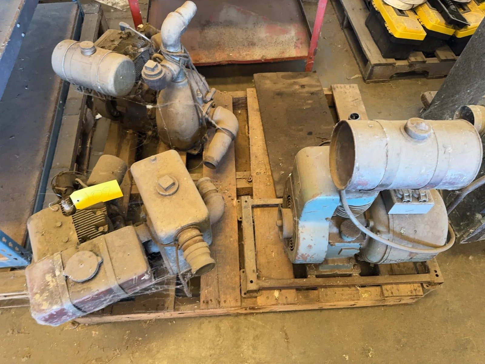 contents-of-pallet-2-motorized-pumps-and-1-motorized-generator-ms9d0kl2