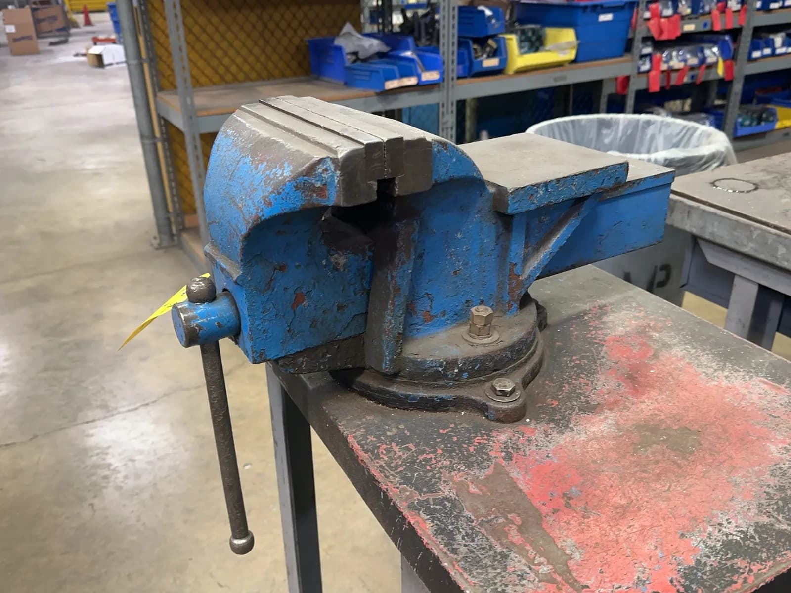 8-heavy-duty-vice-with-metal-stand-mrjz91xb