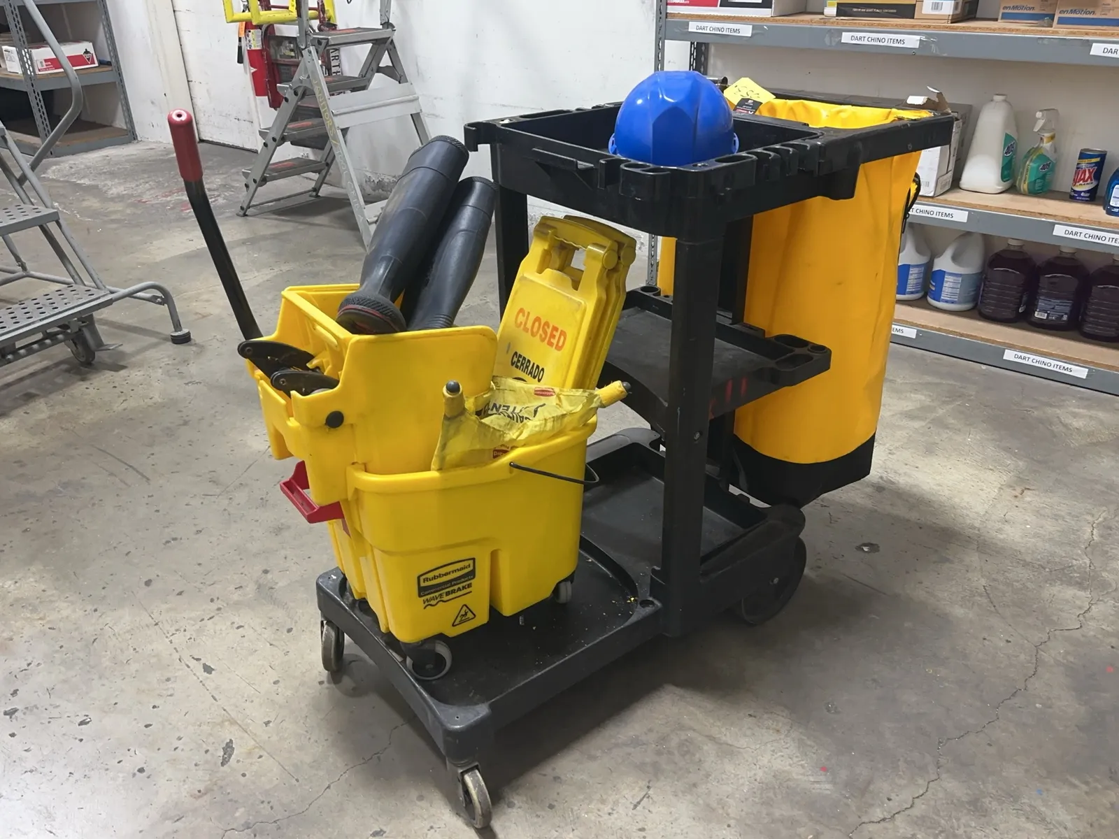 rubbermaid-cleaning-cart-with-contents-included-mrl464gg