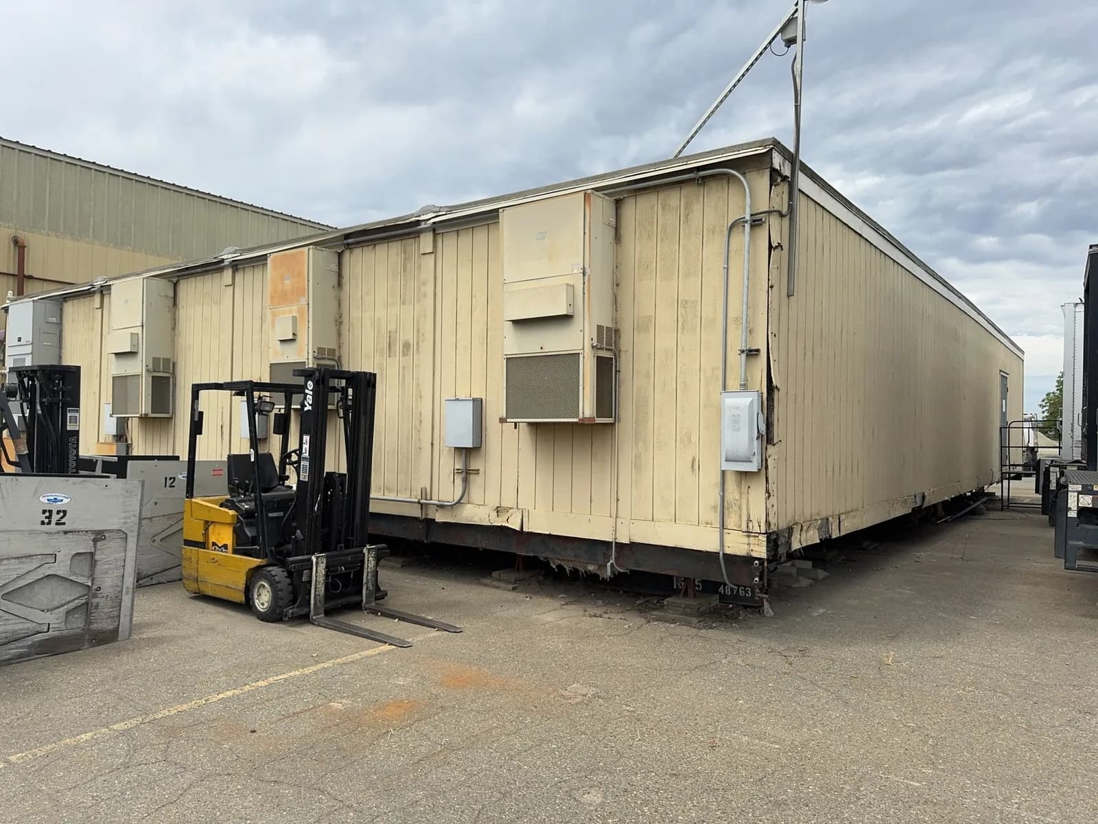 1700plus-sq-ft-portable-office-with-power-plumbing-air-conditioning-and-more-ab166b