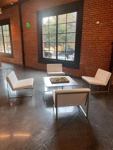 4-entry-chairs-1-coffee-table-mr0xxhrs