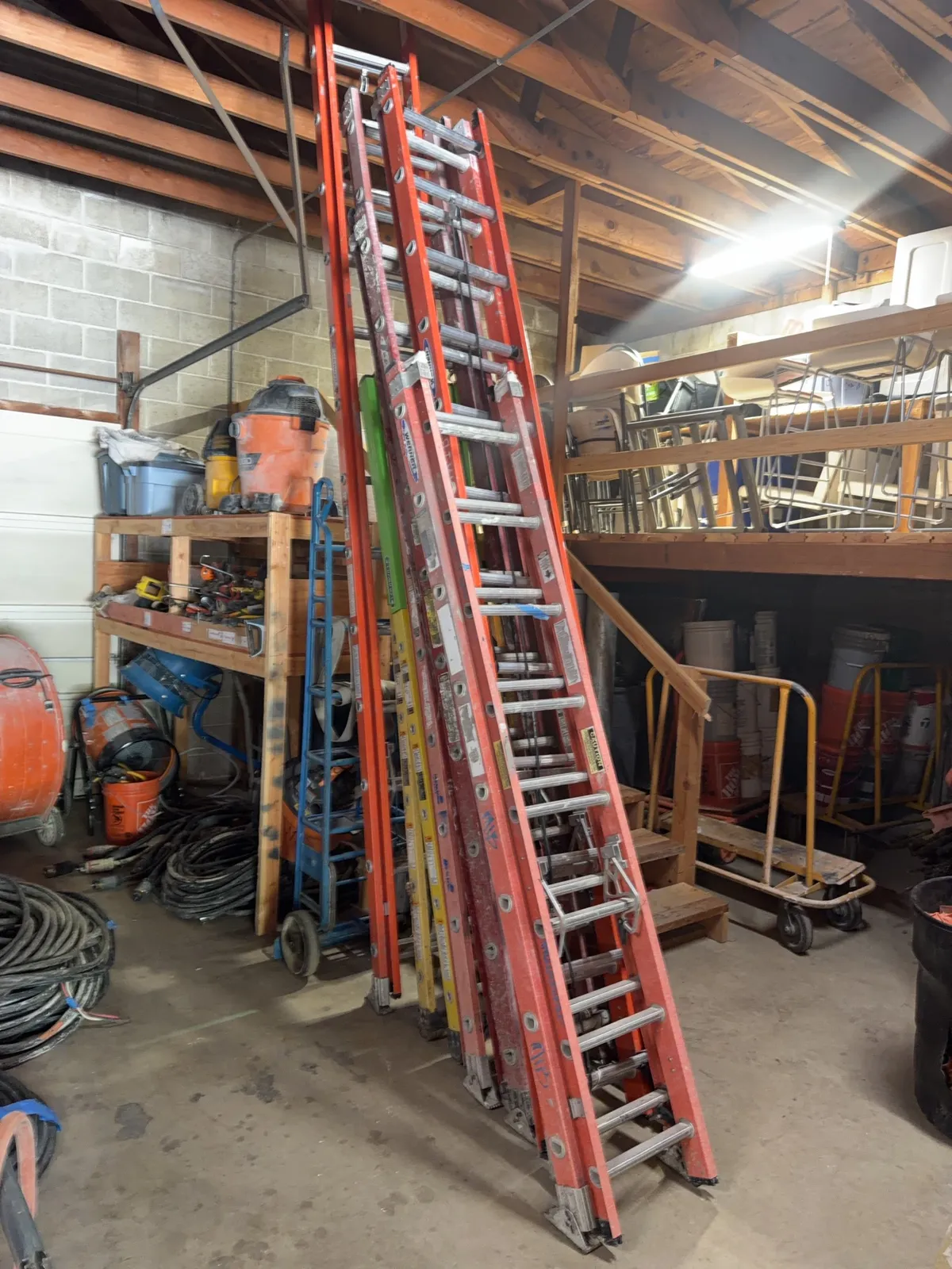 5-extension-ladders-mr0xfrua