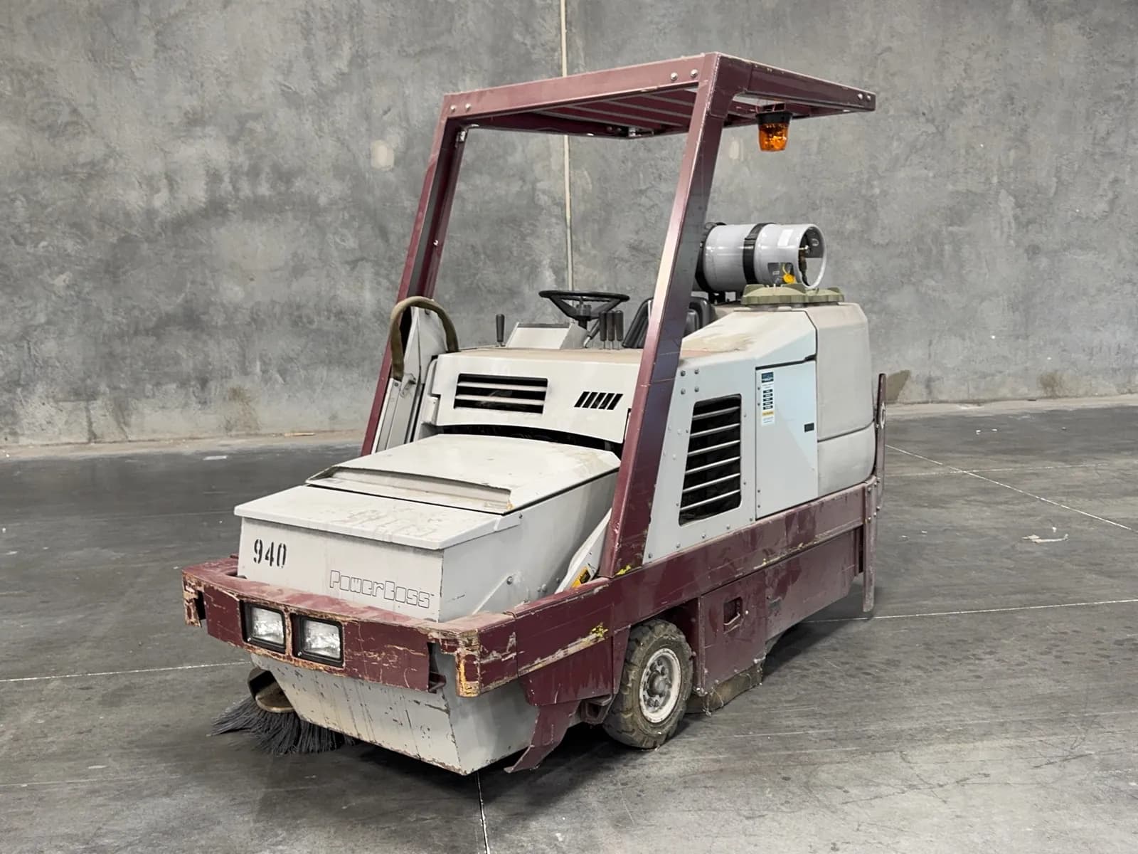powerboss-tss-82-hd-sweeper-scrubber-eb93b2