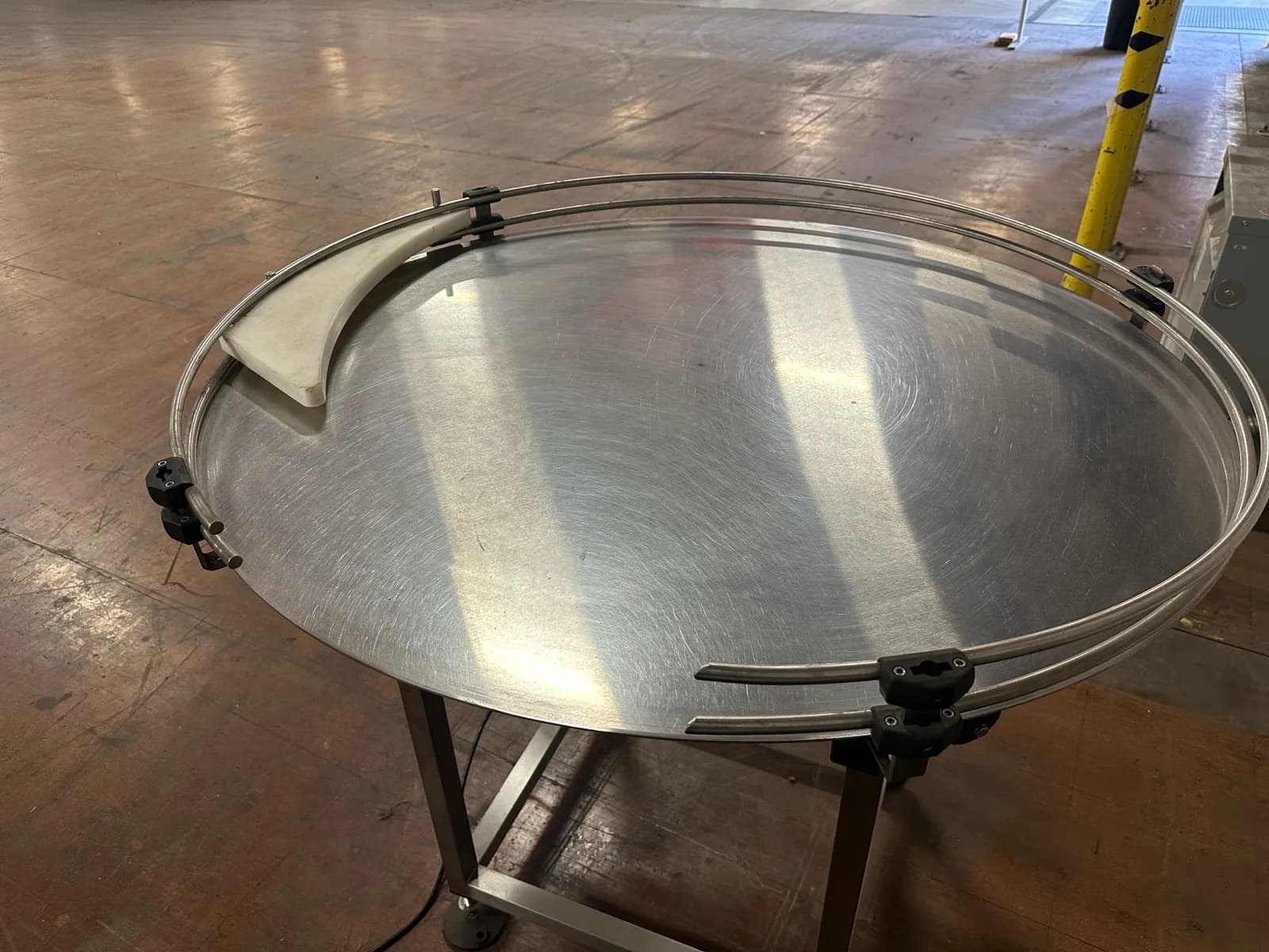 oscillating-collection-table-b6839a