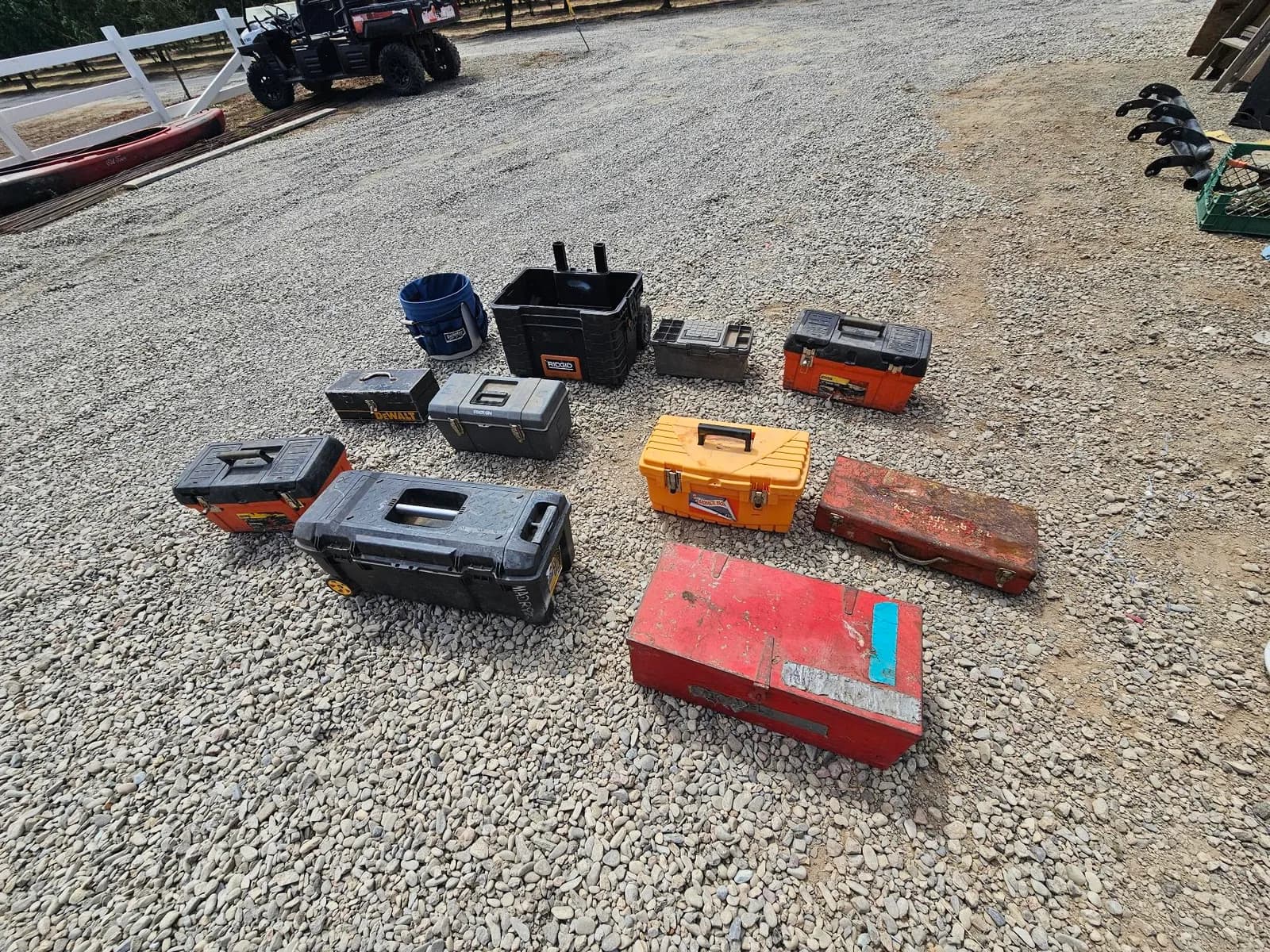 assorted-vintage-toolboxes-and-storage-containers-bd388b