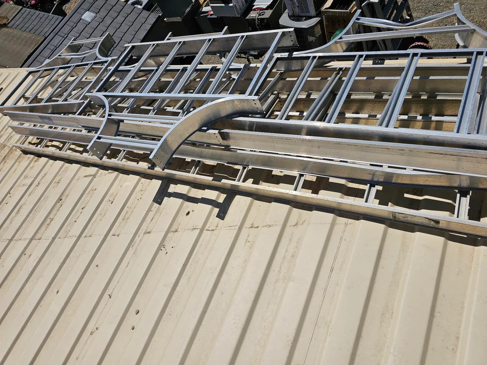 aluminum-roof-rack-system-with-mounting-hardware-44cf3a
