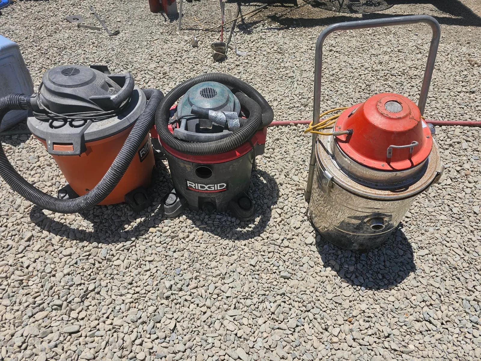 three-shop-vacuums-ridgid-and-other-brands-various-sizes-24bd9e