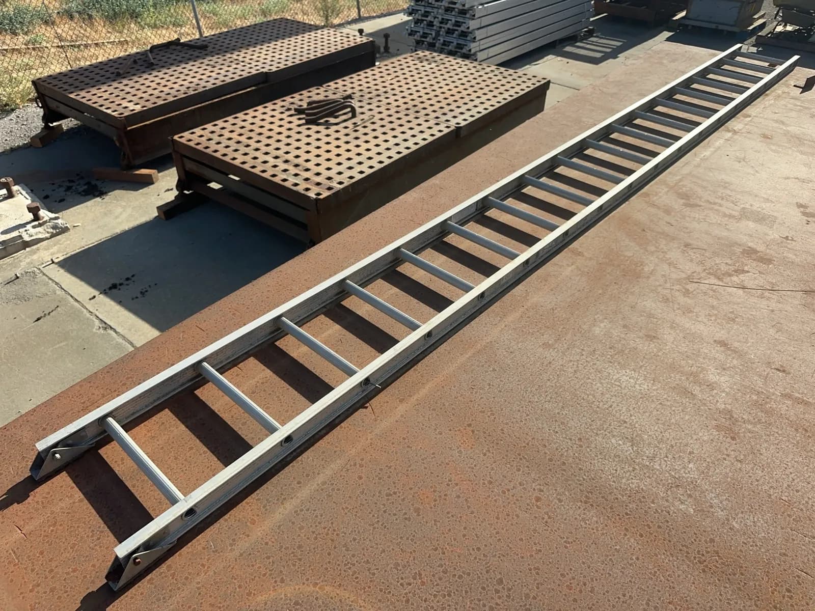 18-aluminum-ladder-mrz59hct