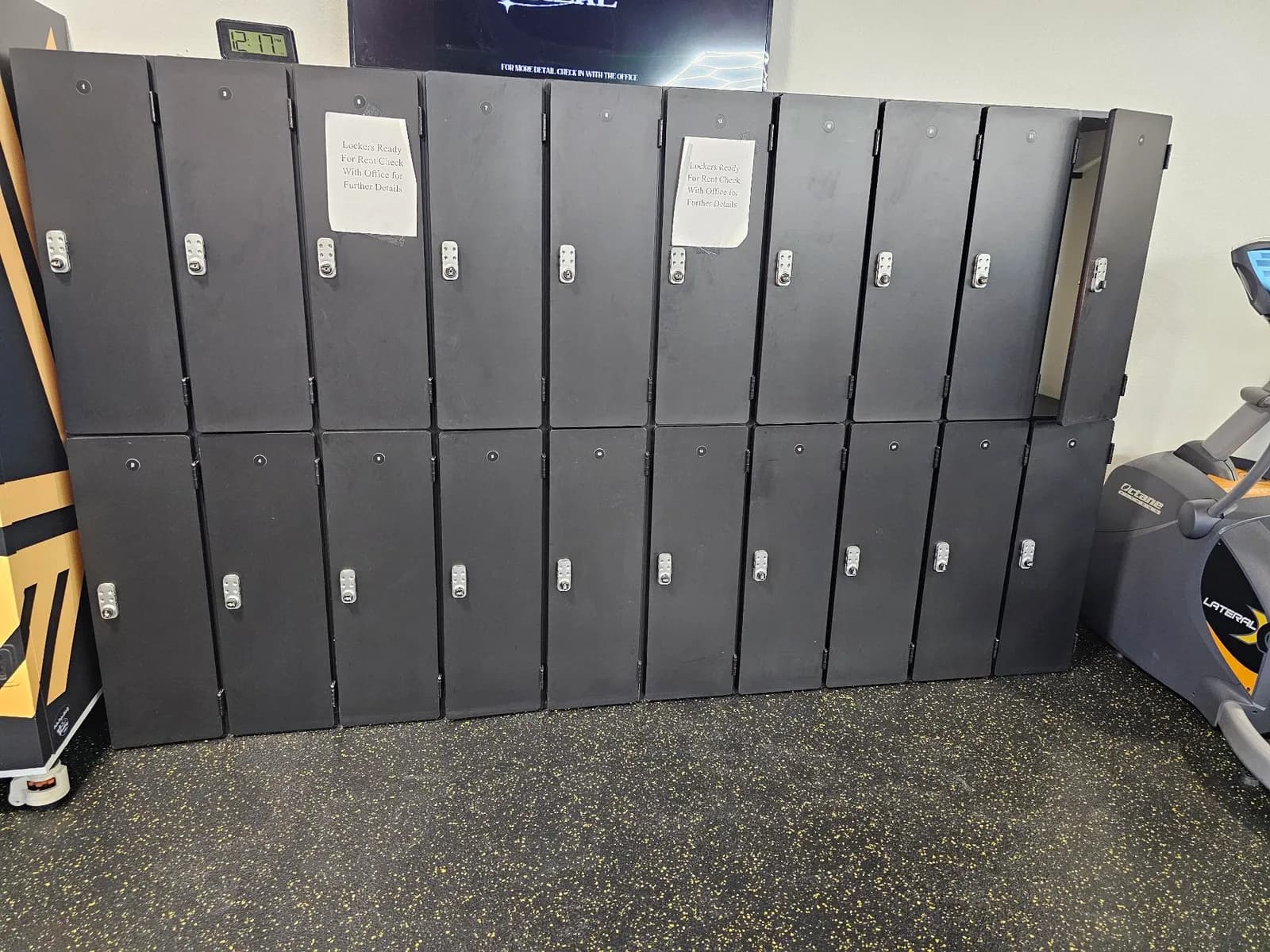 2-black-locker-unit-with-multiple-compartments-mry25gch