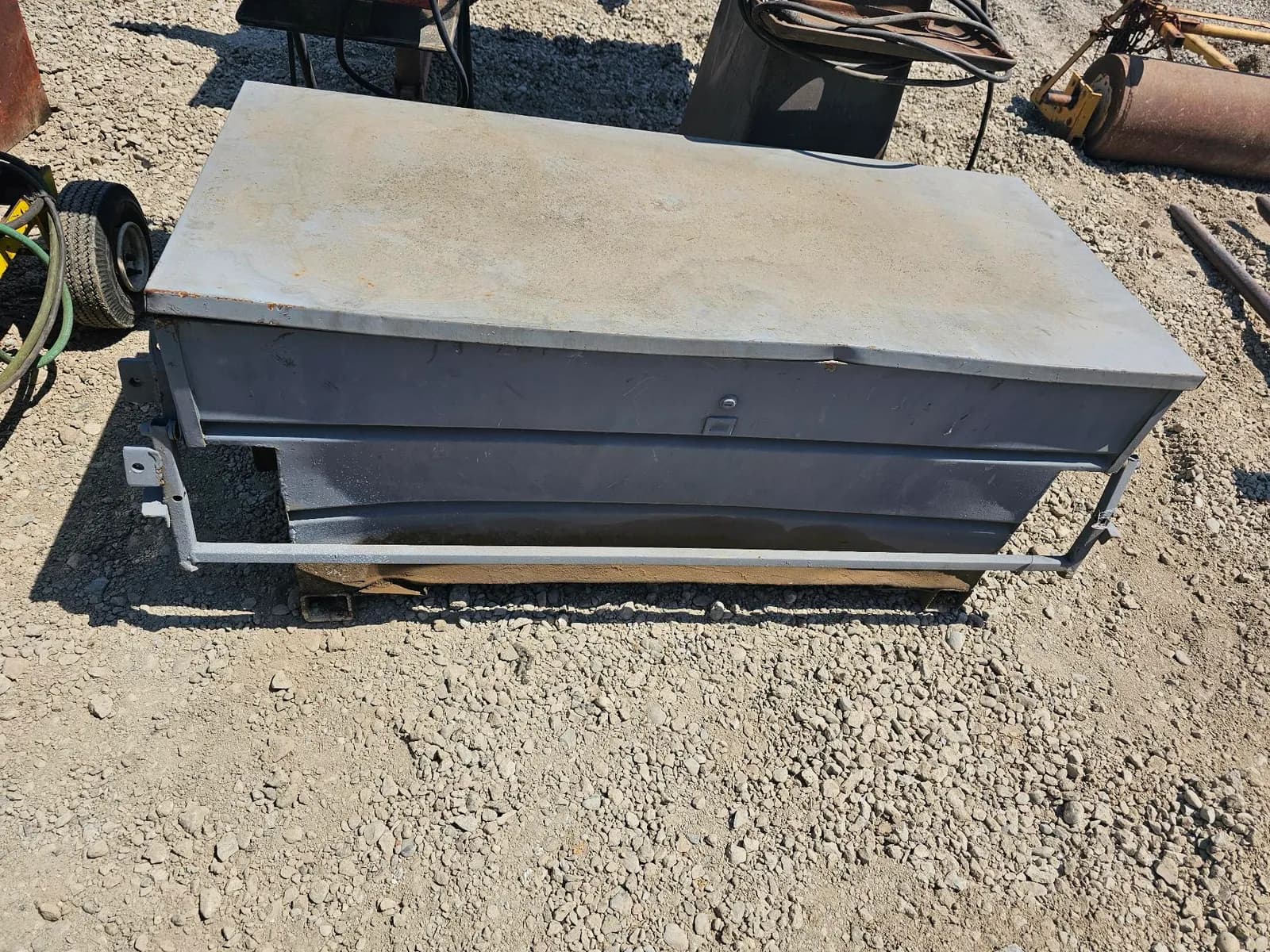 heavy-duty-metal-storage-chest-with-lid-35389c