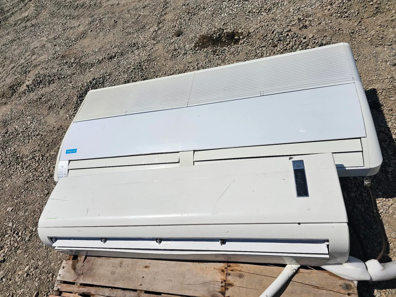 ductless-mini-split-air-conditioner-unit-56faf1