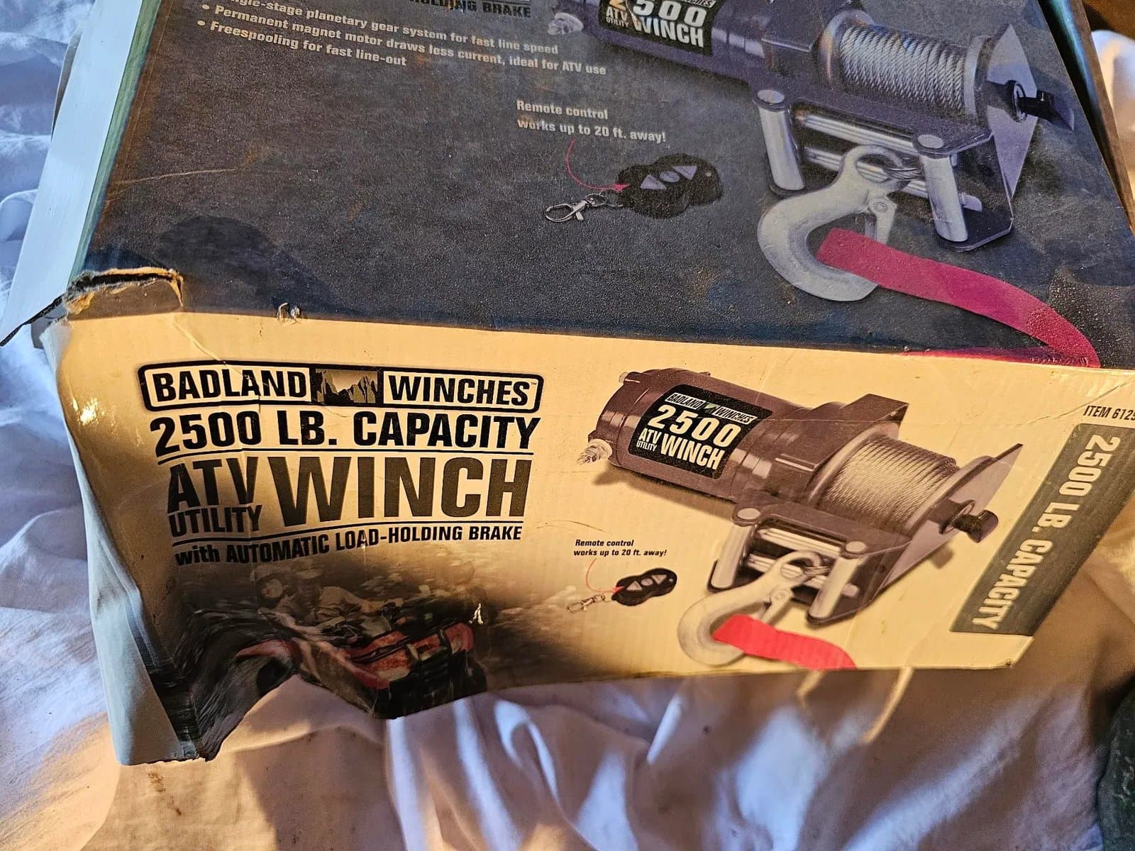 badland-2500-lb-capacity-atv-winch-with-mounting-plate-c7670d