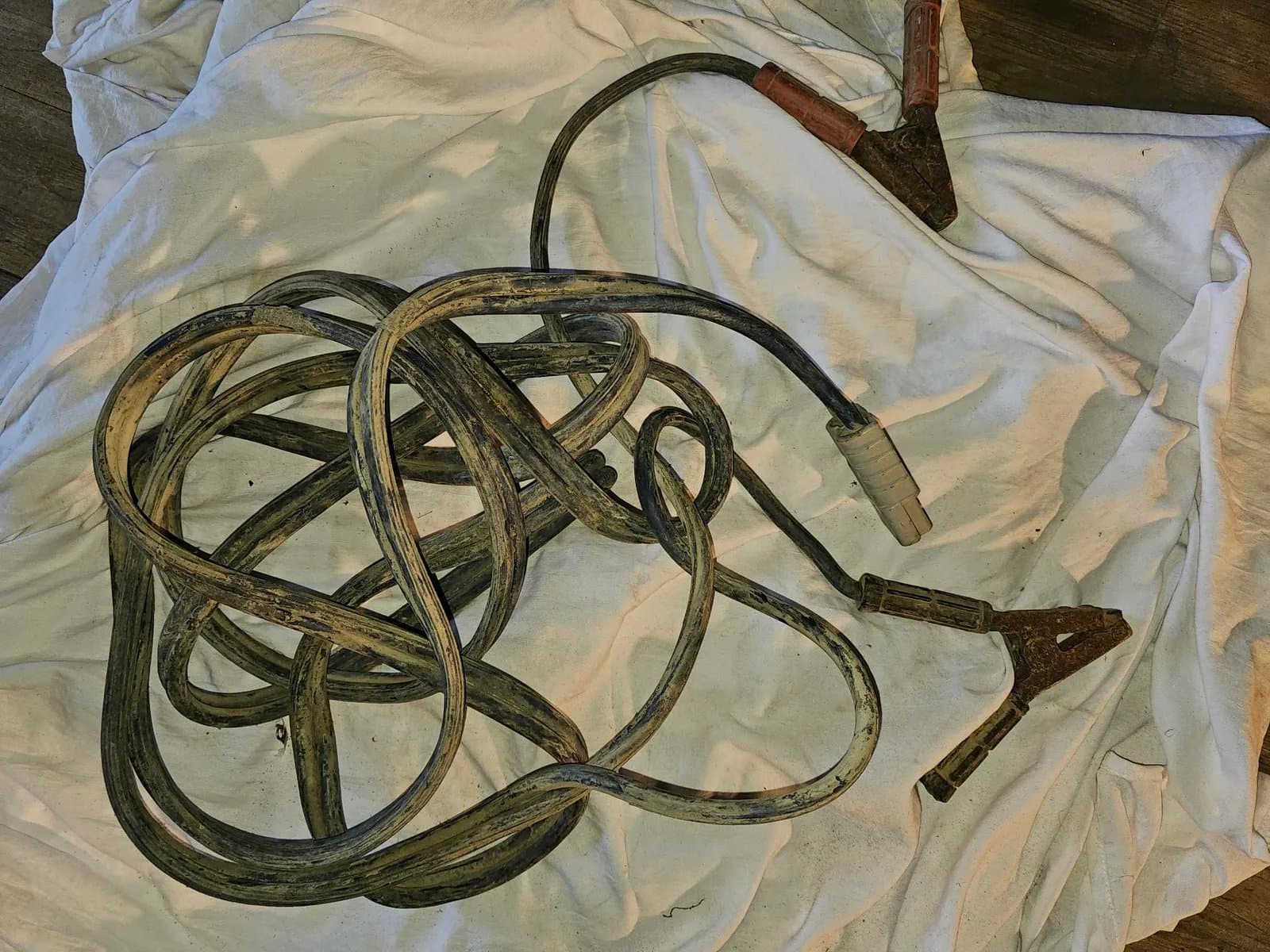 vintage-heavy-duty-jumper-cables-with-clamps-31faa0