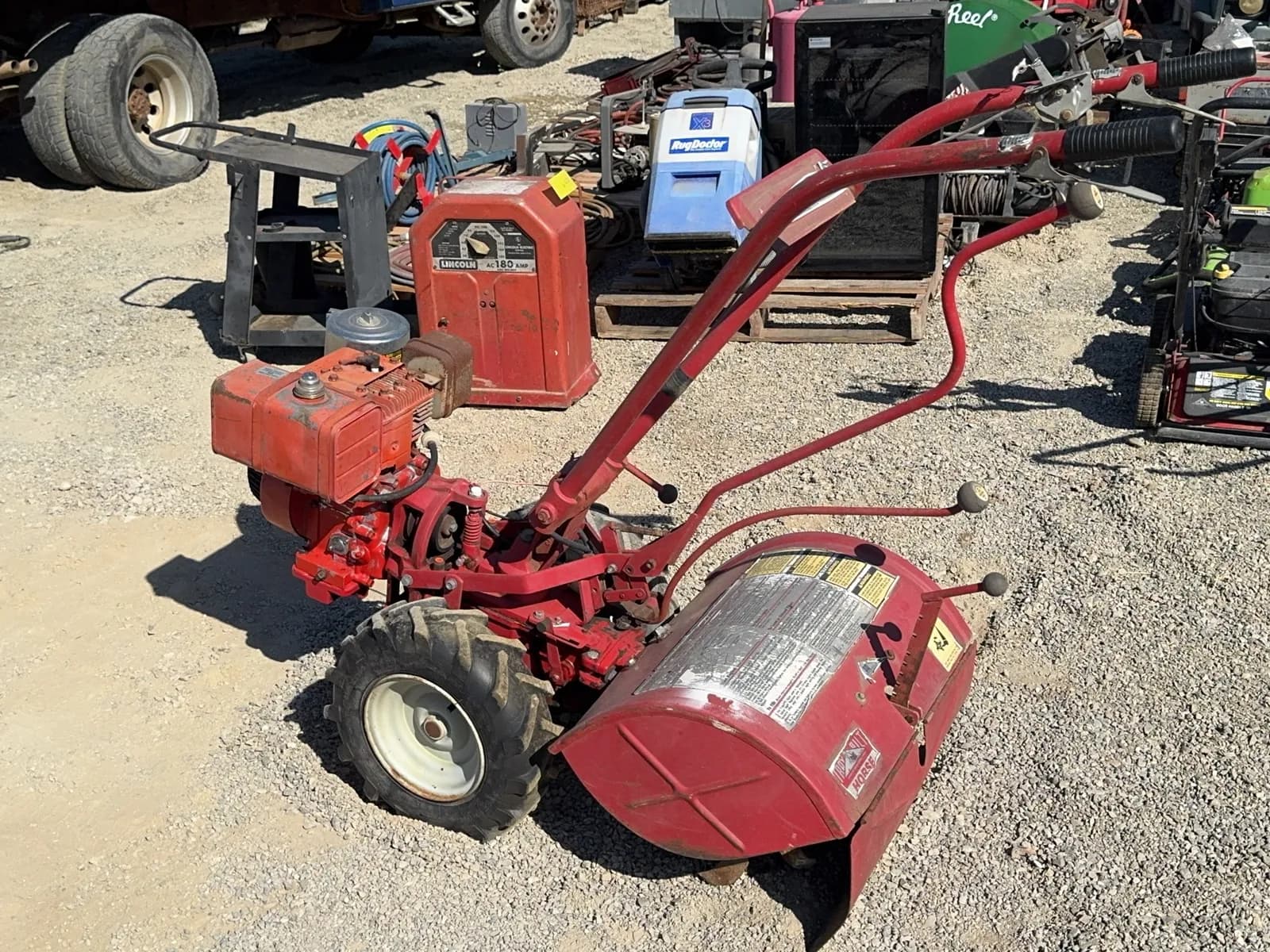 red-garden-tiller-with-briggs-stratton-engine-ms3j7f92