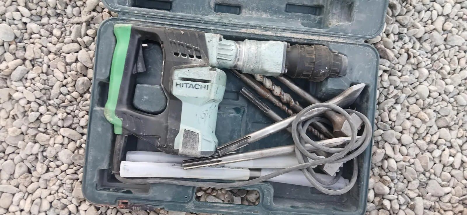 hitachi-demolition-hammer-drill-kit-with-accessories-and-case-d29fae