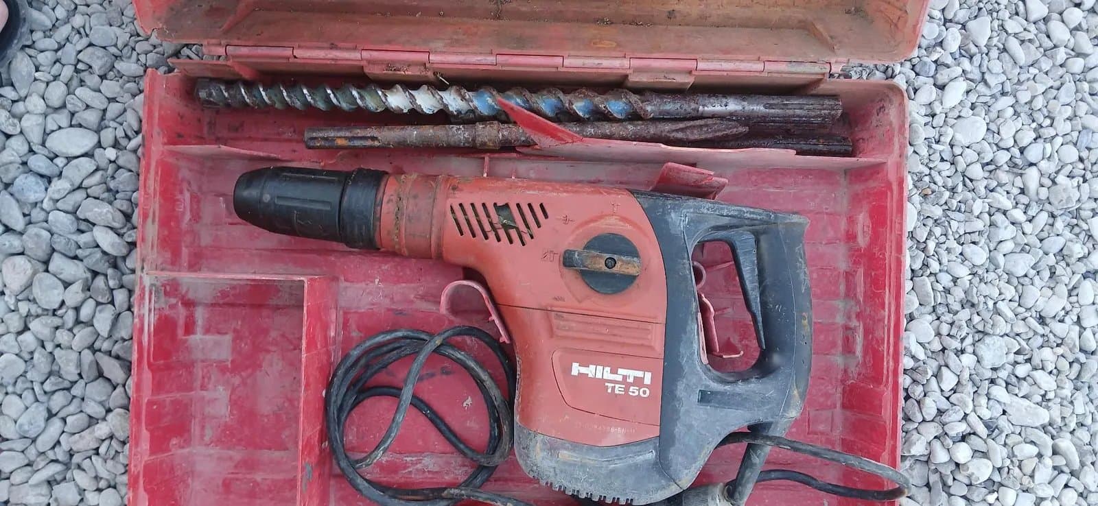 hilti-te-50-demolition-hammer-drill-with-accessories-and-case-dbdd34