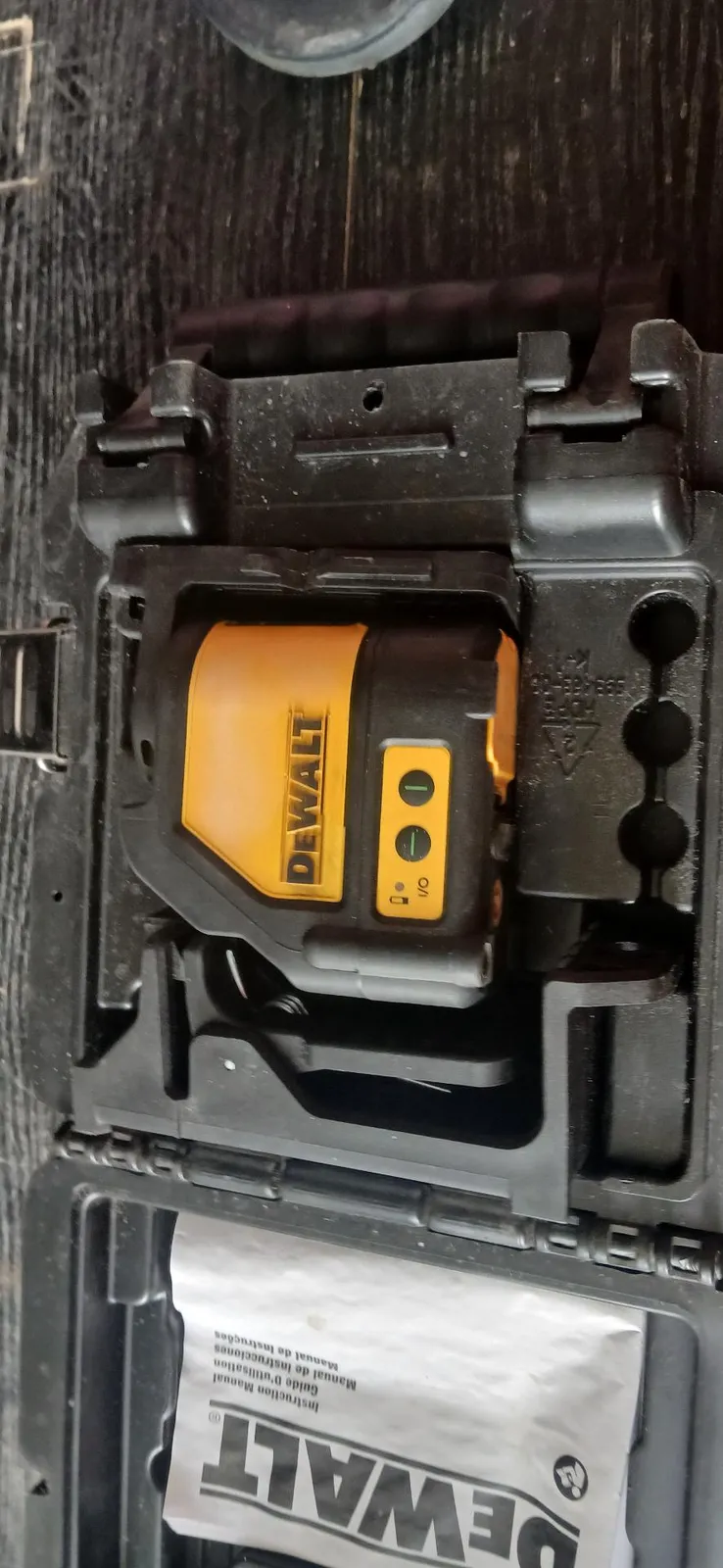 dewalt-laser-level-with-case-ab3c22