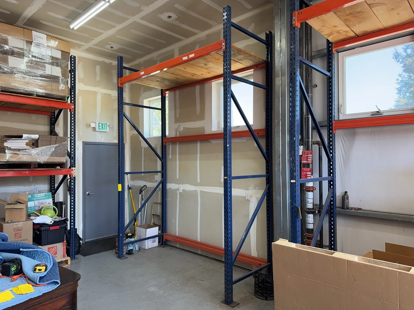 1-section-of-pallet-racking-with-2-144-uprights-and-4-96-crossmembers-b62256