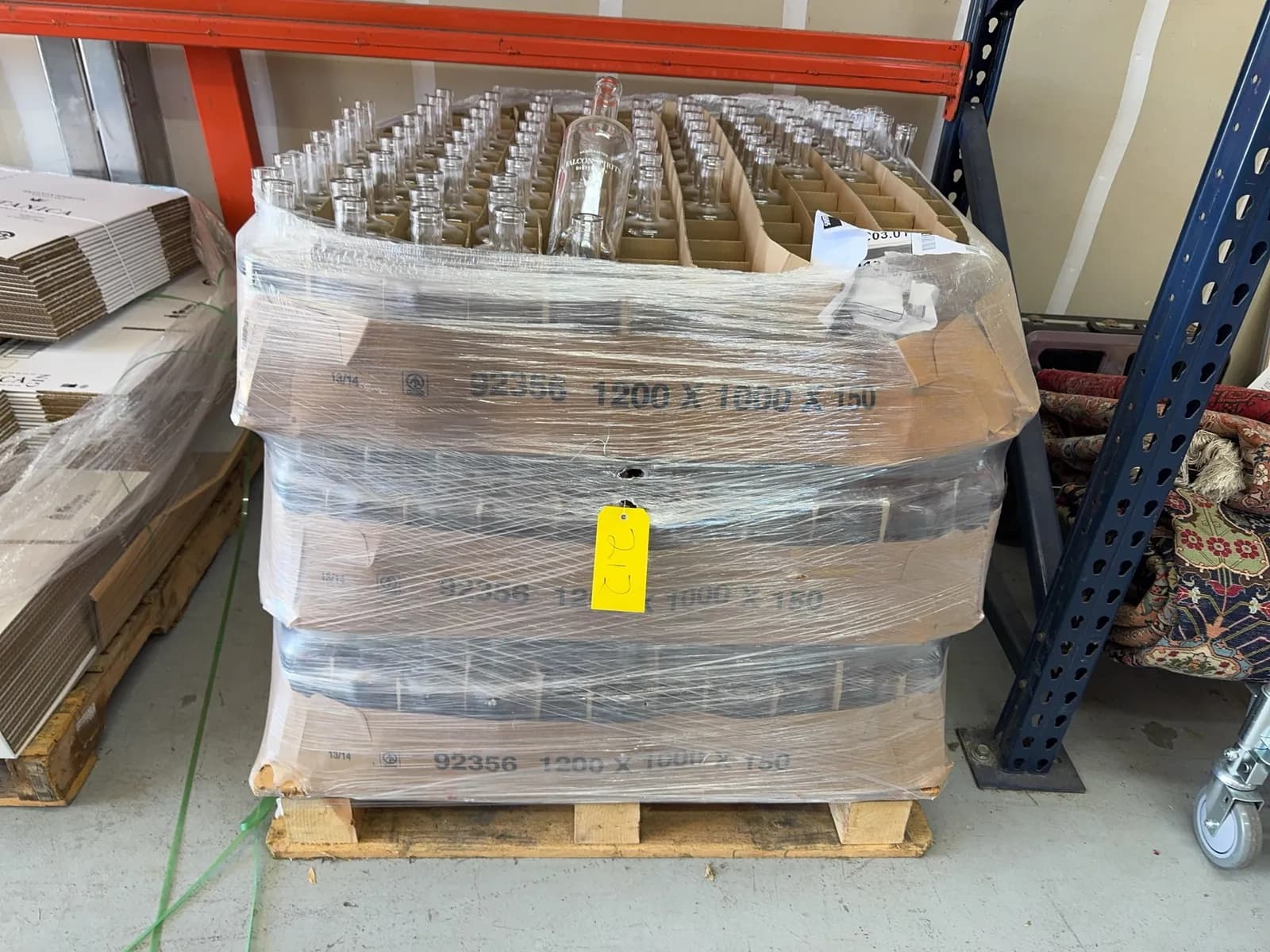 contents-of-pallet-approximately-379-750ml-glass-bottles-98e3a0