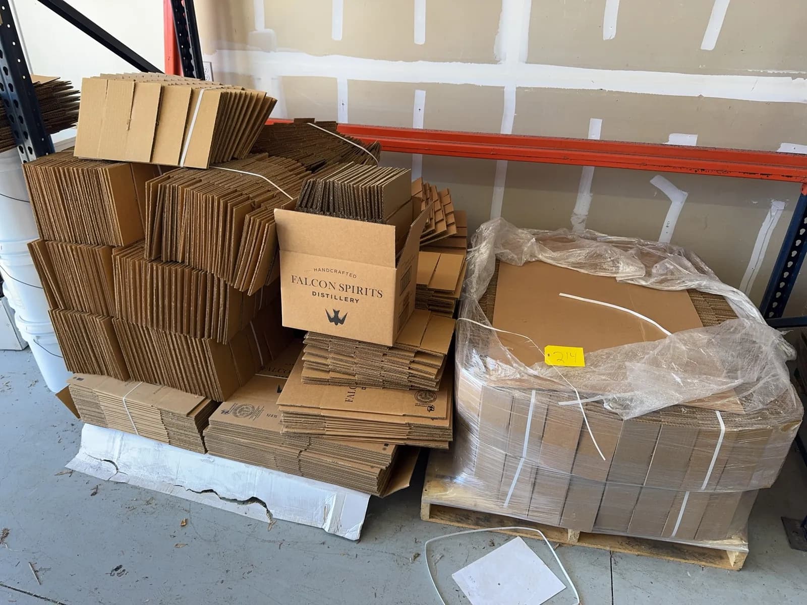 contents-of-2-pallets-cardboard-boxes-and-bottle-dividers-e631a4