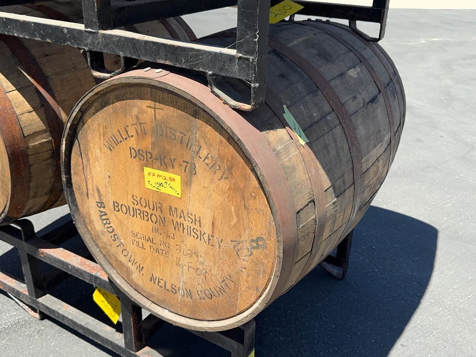 willett-distillery-bourbon-whiskey-barrel-e8849d