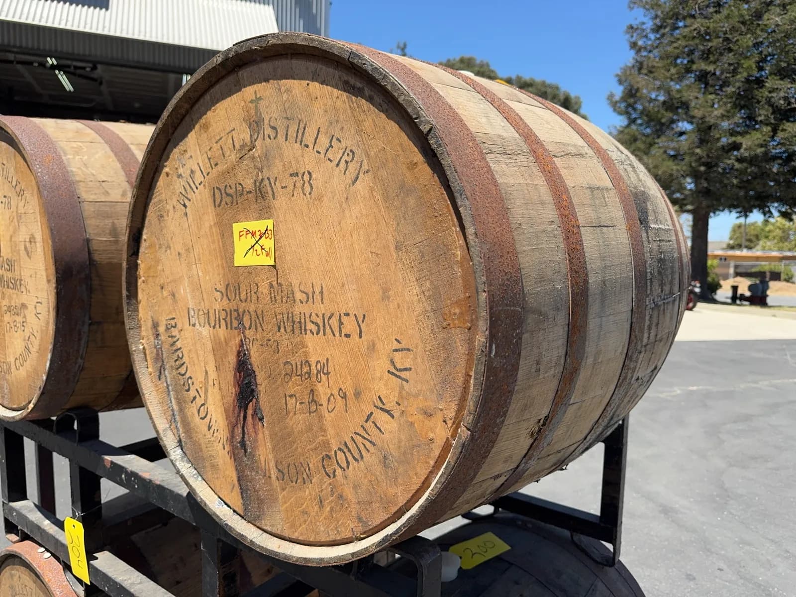 willett-distillery-bourbon-whiskey-barrel-91d893