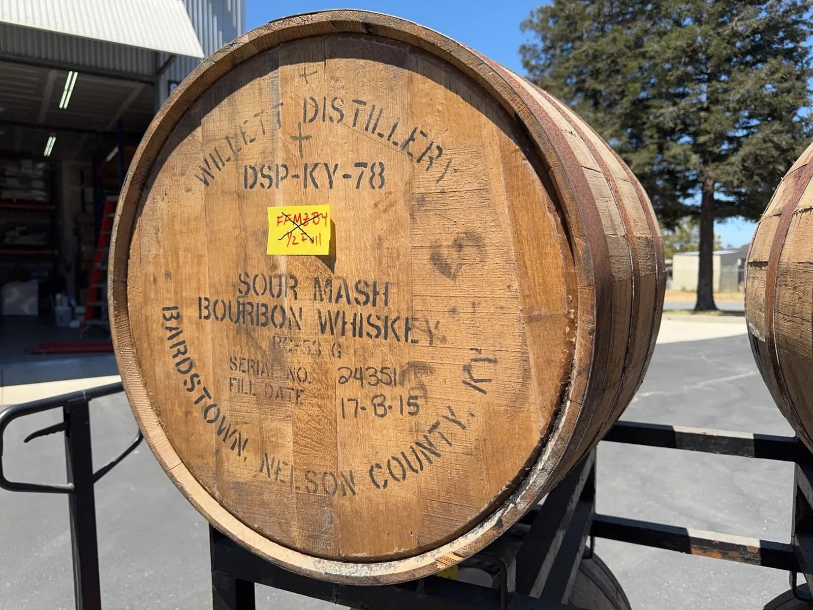 willett-distillery-bourbon-whiskey-barrel-68bc48